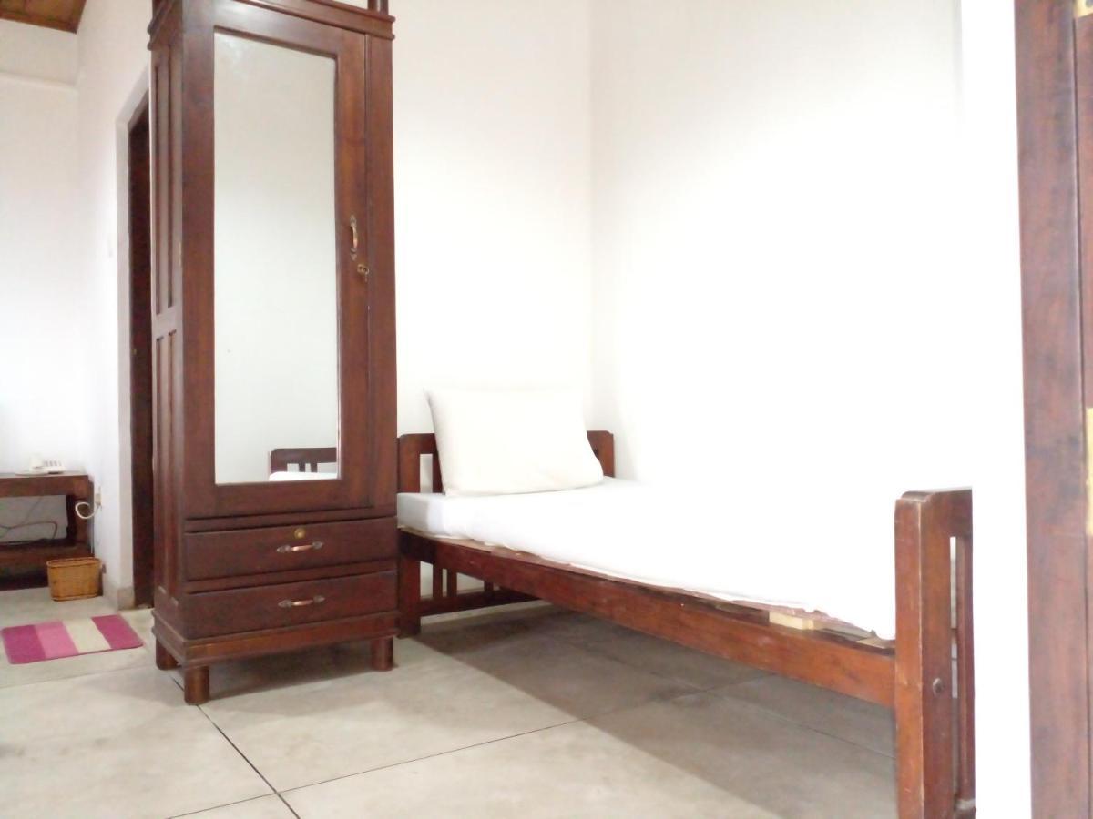 Muduna Walawwa Resort Kandy Bagian luar foto