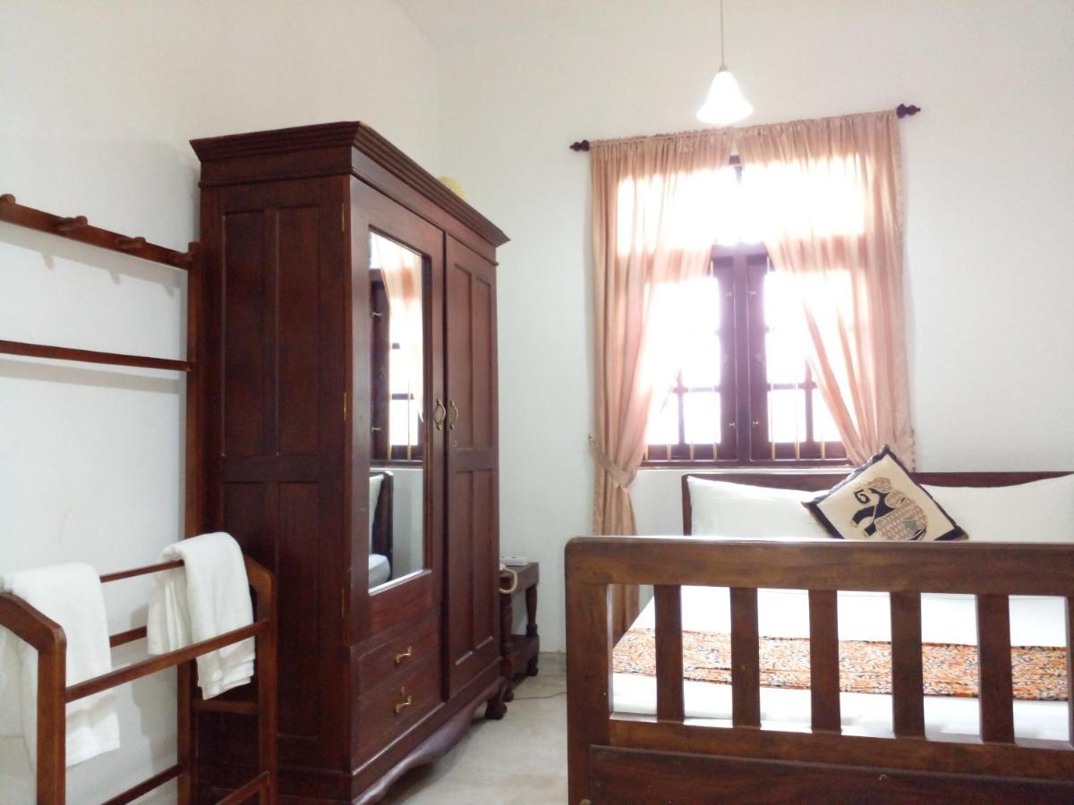 Muduna Walawwa Resort Kandy Bagian luar foto