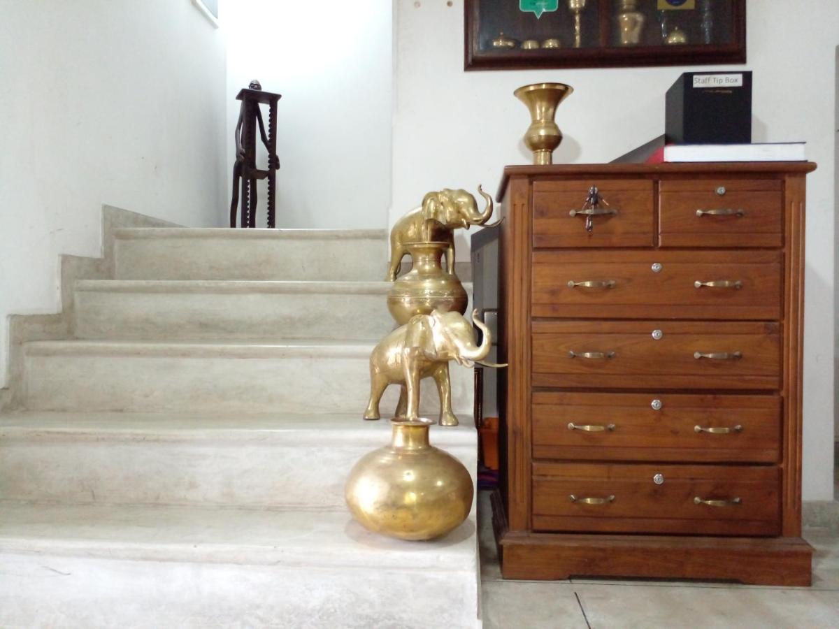 Muduna Walawwa Resort Kandy Bagian luar foto