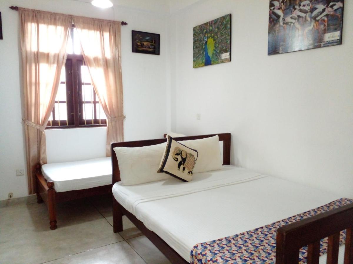 Muduna Walawwa Resort Kandy Bagian luar foto