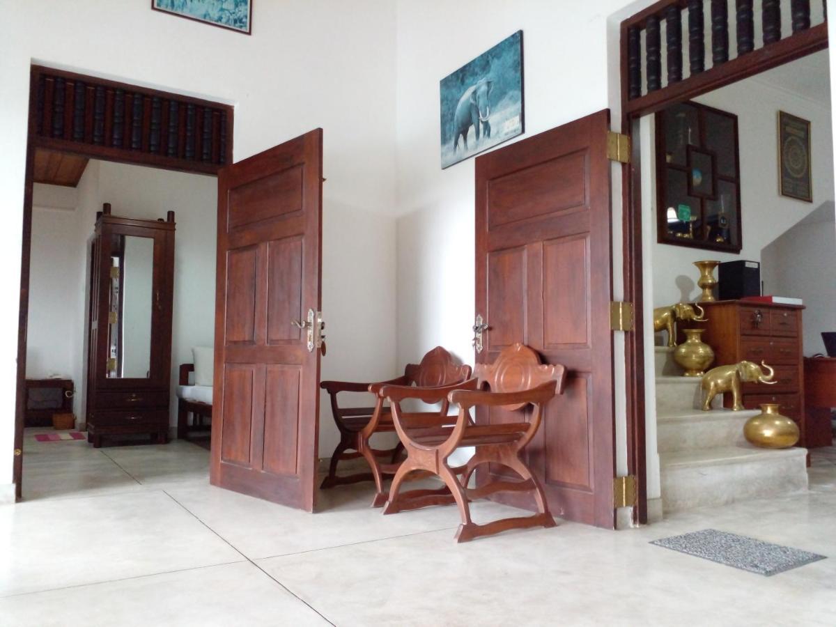 Muduna Walawwa Resort Kandy Bagian luar foto