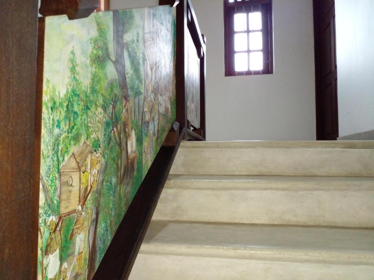 Muduna Walawwa Resort Kandy Bagian luar foto