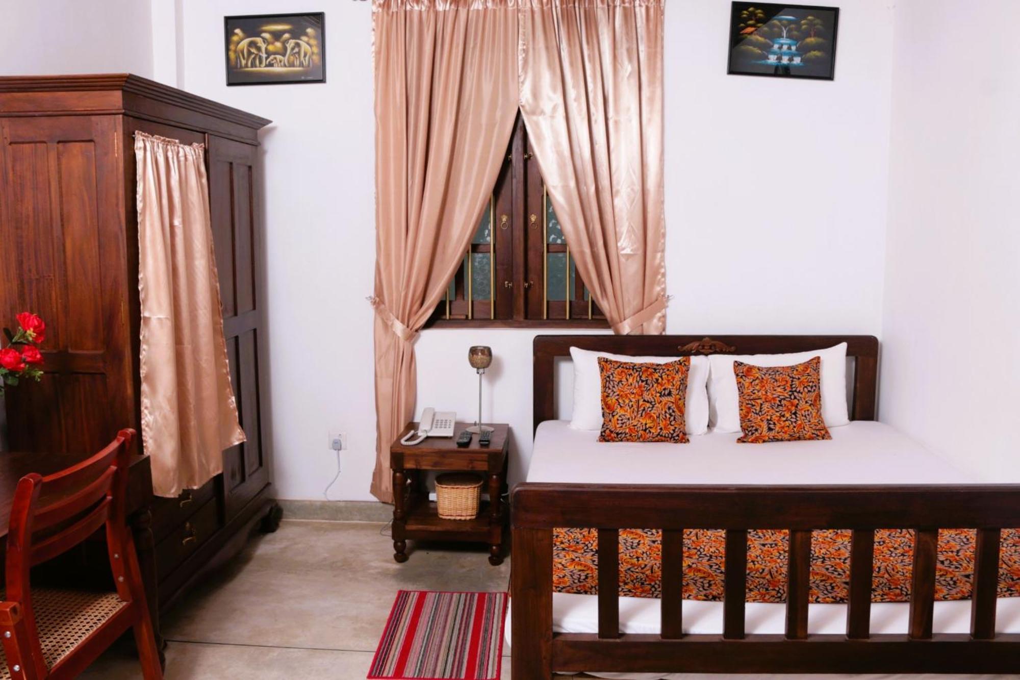 Muduna Walawwa Resort Kandy Bagian luar foto