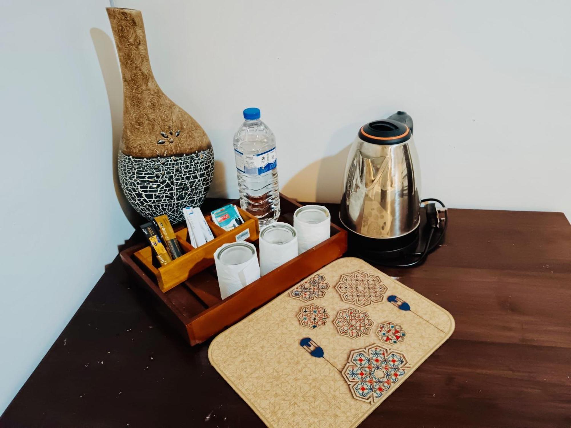 Muduna Walawwa Resort Kandy Bagian luar foto